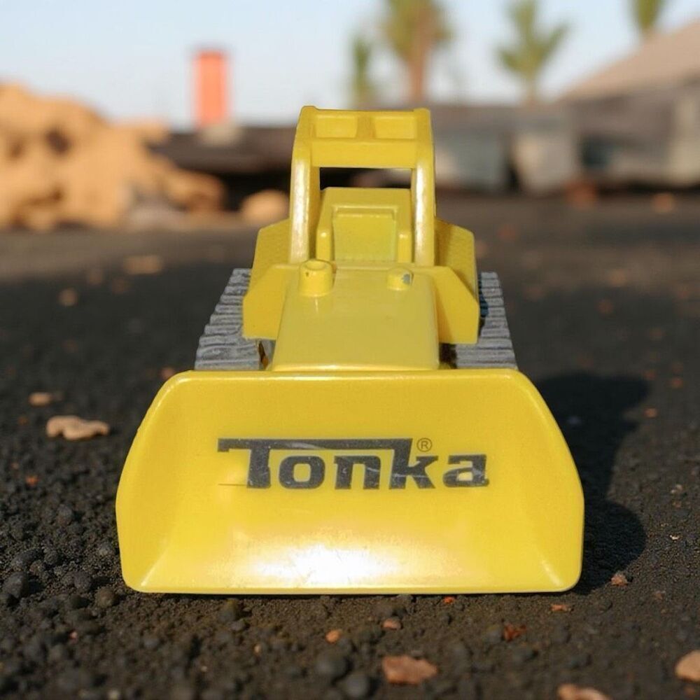 Tonka Metal Movers Single Pack Pack Bulldozer Construction Vehicle  A32